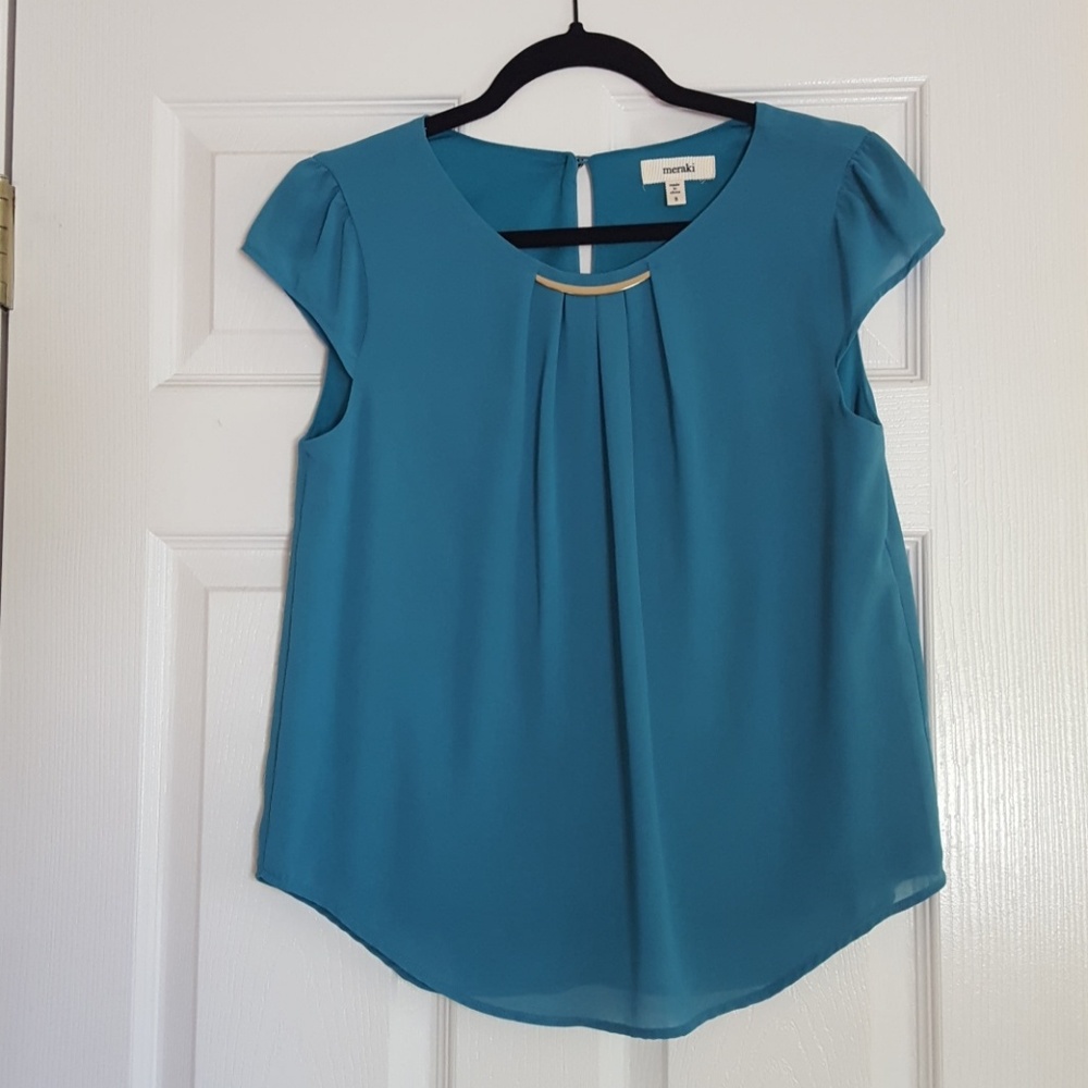 Teal top
